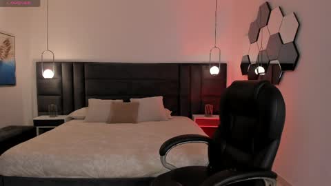 Jenna Olson  online show from 04.08.26