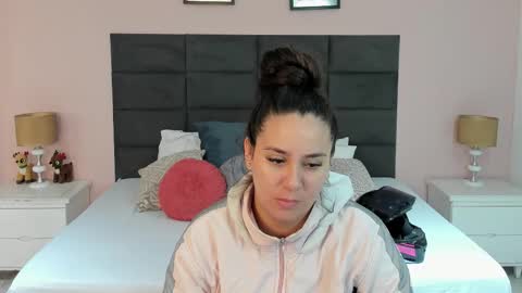 Snapshot of jenner_madison chatting on 12.20.25 jenner_madison online show from 12.20.25