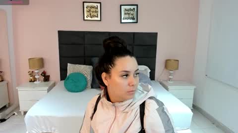 Snapshot of jenner_madison chatting on 01.07.26 jenner_madison online show from 01.07.26