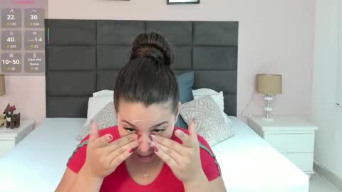 Snapshot of jenner_madison chatting on 01.11.26 jenner_madison online show from 01.11.26