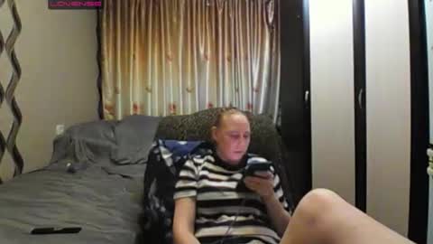 Snapshot of jennideep chatting on 04.17.26 JenniDeep online show from 04.17.26