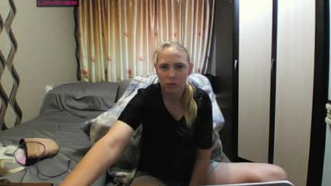 Snapshot of jennideep chatting on 06.14.26 JenniDeep online show from 06.14.26