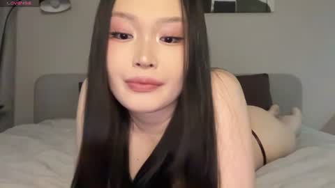 Snapshot of jennie_yung chatting on 07.15.26 jennie_yung online show from 07.15.26