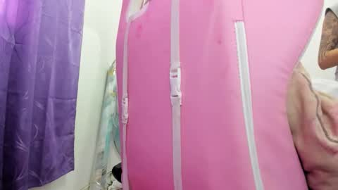 jennifer_bodyy0404 online show from 05.19.26
