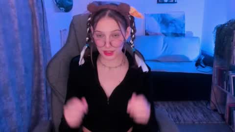 Snapshot of jenniferkiim chatting on 11.25.25 jenniferkiim online show from 11.25.25