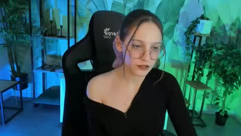 Snapshot of jenniferkiim chatting on 12.15.25 jenniferkiim online show from 12.15.25