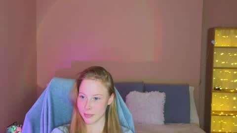 Snapshot of jenny_angelok chatting on 05.07.26 Next broadcast on December 05 subject to change online show from 05.07.26