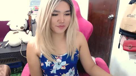 Snapshot of jenny_fromphil chatting on 12.11.24 Jenny online show from 12.11.24