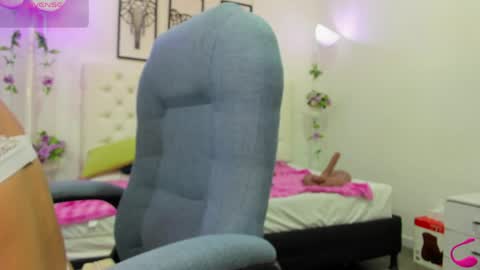Snapshot of jenny_stark chatting on 05.19.26 jenny_stark online show from 05.19.26