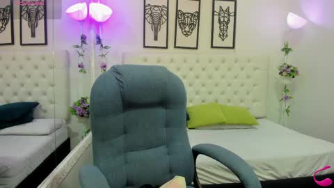 Snapshot of jenny_stark chatting on 05.22.26 jenny_stark online show from 05.22.26
