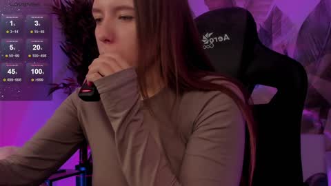 Snapshot of jennydens chatting on 12.11.24 Jenny NO Nude online show from 12.11.24