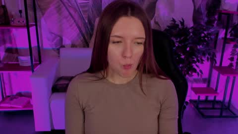 Snapshot of jennydens chatting on 12.12.24 Jenny NO Nude online show from 12.12.24