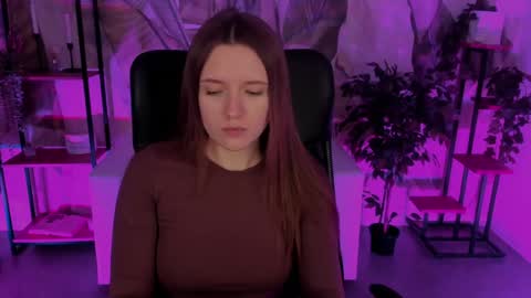 Snapshot of jennydens chatting on 12.18.24 Jenny NO Nude online show from 12.18.24