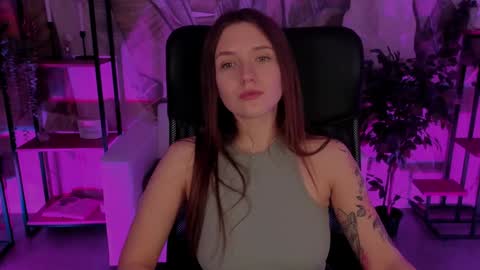 Snapshot of jennydens chatting on 12.18.24 Jenny NO Nude online show from 12.18.24