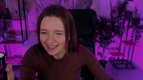 Snapshot of jennydens chatting on 12.19.24 Jenny NO Nude online show from 12.19.24