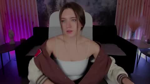 Snapshot of jennydens chatting on 02.26.25 Jenny NO Nude online show from 02.26.25