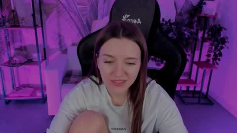 Snapshot of jennydens chatting on 02.28.25 Jenny NO Nude online show from 02.28.25