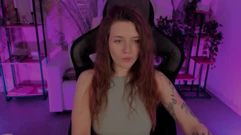 Snapshot of jennydens chatting on 03.06.25 Jenny NO Nude online show from 03.06.25