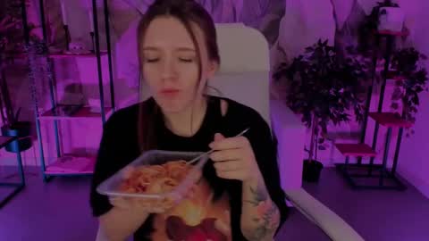 Snapshot of jennydens chatting on 03.11.25 Jenny NO Nude online show from 03.11.25