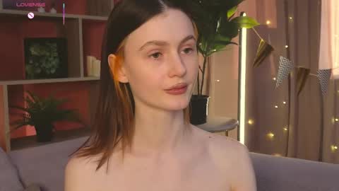 Snapshot of jennyfer_me chatting on 05.11.26 jennyfer_me online show from 05.11.26