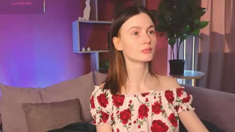 Snapshot of jennyfer_me chatting on 05.17.26 jennyfer_me online show from 05.17.26