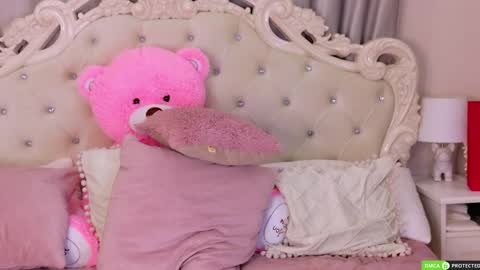 Jenny Ferguson online show from 04.07.26