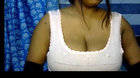 Snapshot of jennysinghaniya chatting on 11.28.25 jenny online show from 11.28.25