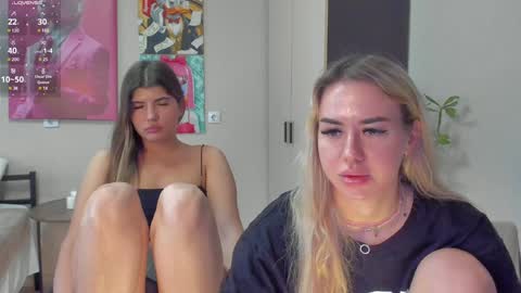 Snapshot of jeremayalove chatting on 01.08.25 Hi hi We are Jessie and Betti online show from 01.08.25