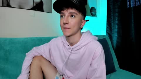 jero independent model online show from 12.04.24