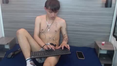 Snapshot of jerom_xx chatting on 09.30.25 Jerom xx online show from 09.30.25
