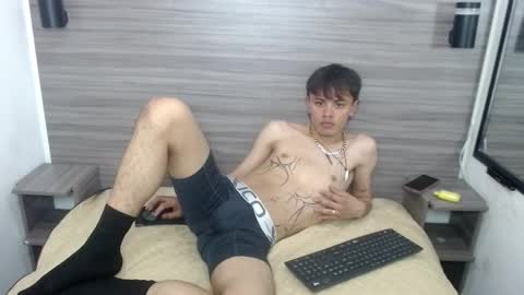 Snapshot of jerom_xx chatting on 10.08.25 Jerom xx online show from 10.08.25