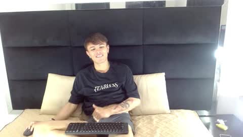 Snapshot of jerom_xx chatting on 10.09.25 Jerom xx online show from 10.09.25