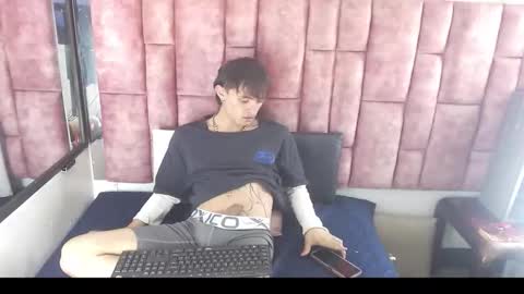 Snapshot of jerom_xx chatting on 10.16.25 Jerom xx online show from 10.16.25