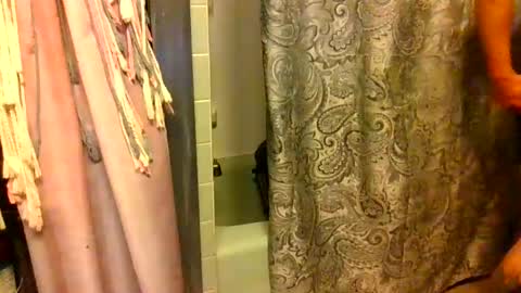 Snapshot of jerzeymike69 chatting on 10.18.25 JerzeyMike online show from 10.18.25