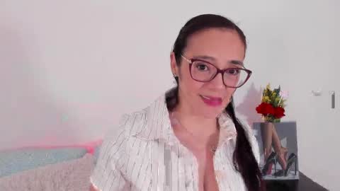 Snapshot of jess1ca_herrera chatting on 05.12.26 jessica herreraToday I will be your devil and you my victim online show from 05.12.26