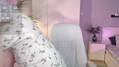Snapshot of jess_marais chatting on 10.16.25 Jess online show from 10.16.25