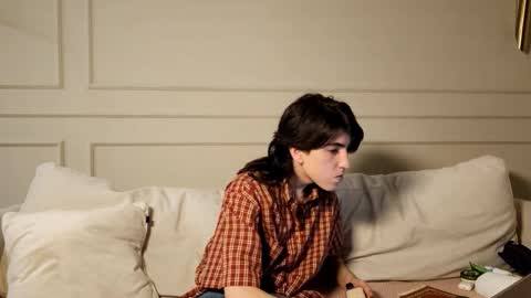 Snapshot of jesse_estrella chatting on 10.08.25 Jesee Estrella online show from 10.08.25