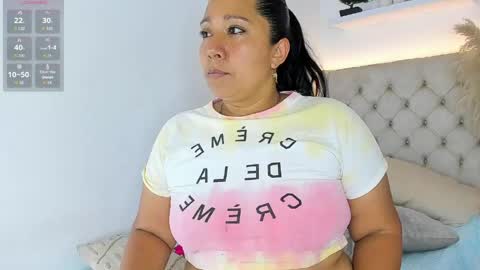 Snapshot of jessica__milf chatting on 05.25.26 jessica__milf online show from 05.25.26