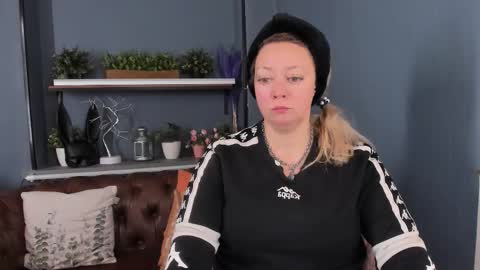 Jessica online show from 10.04.25