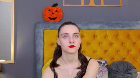 Jessica White online show from 11.21.25