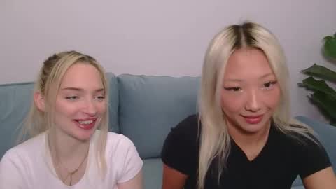 Snapshot of jessicahwinters chatting on 11.25.25 Jessica online show from 11.25.25