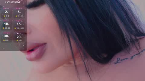 Snapshot of jessielines_1 chatting on 12.18.24 jessie online show from 12.18.24