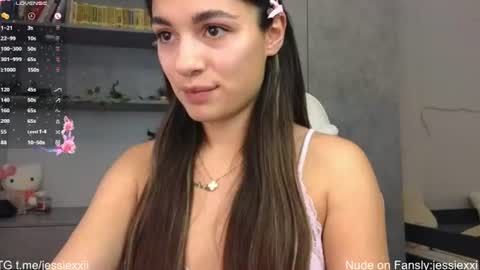 Snapshot of jessiexxi chatting on 06.17.26 Jessie TG channel online show from 06.17.26