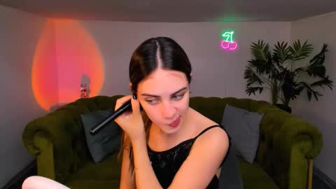 Snapshot of jesskats chatting on 10.02.25 Jesskats online show from 10.02.25