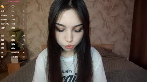 I am Gina ntmu Lets hit 10 Thumbs Up together online show from 04.08.26