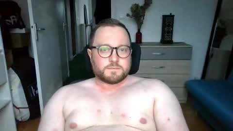 jeuneloup92 online show from 10.28.25