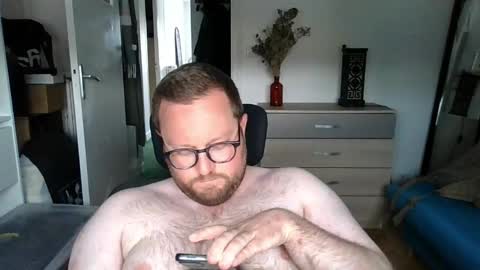 Snapshot of jeuneloup92 chatting on 05.12.26 jeuneloup92 online show from 05.12.26