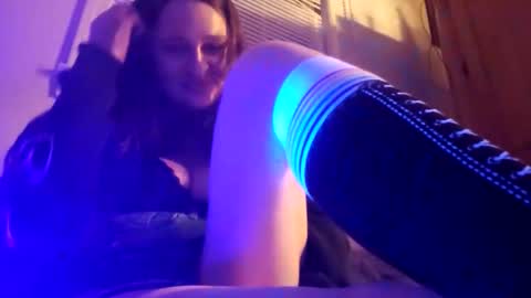 Snapshot of jewishkitty chatting on 10.29.25 jewishkitty online show from 10.29.25