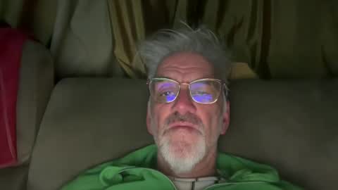 Snapshot of jewlronny chatting on 12.18.24 jewlronny online show from 12.18.24