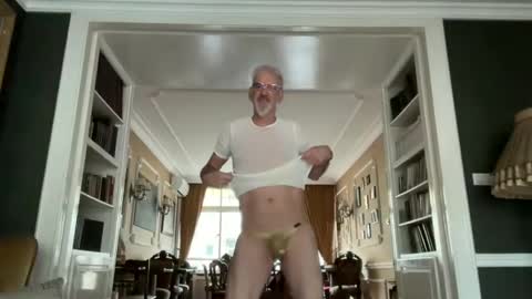 Snapshot of jewlronny chatting on 01.02.25 jewlronny online show from 01.02.25